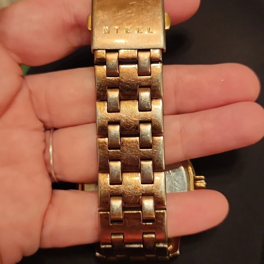 Guess rose gold‎ tone watch
